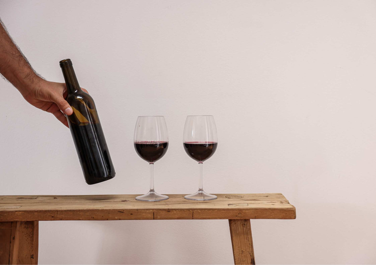 Vin rouge sans alcool : une alternative pour vos repas et soirées.
